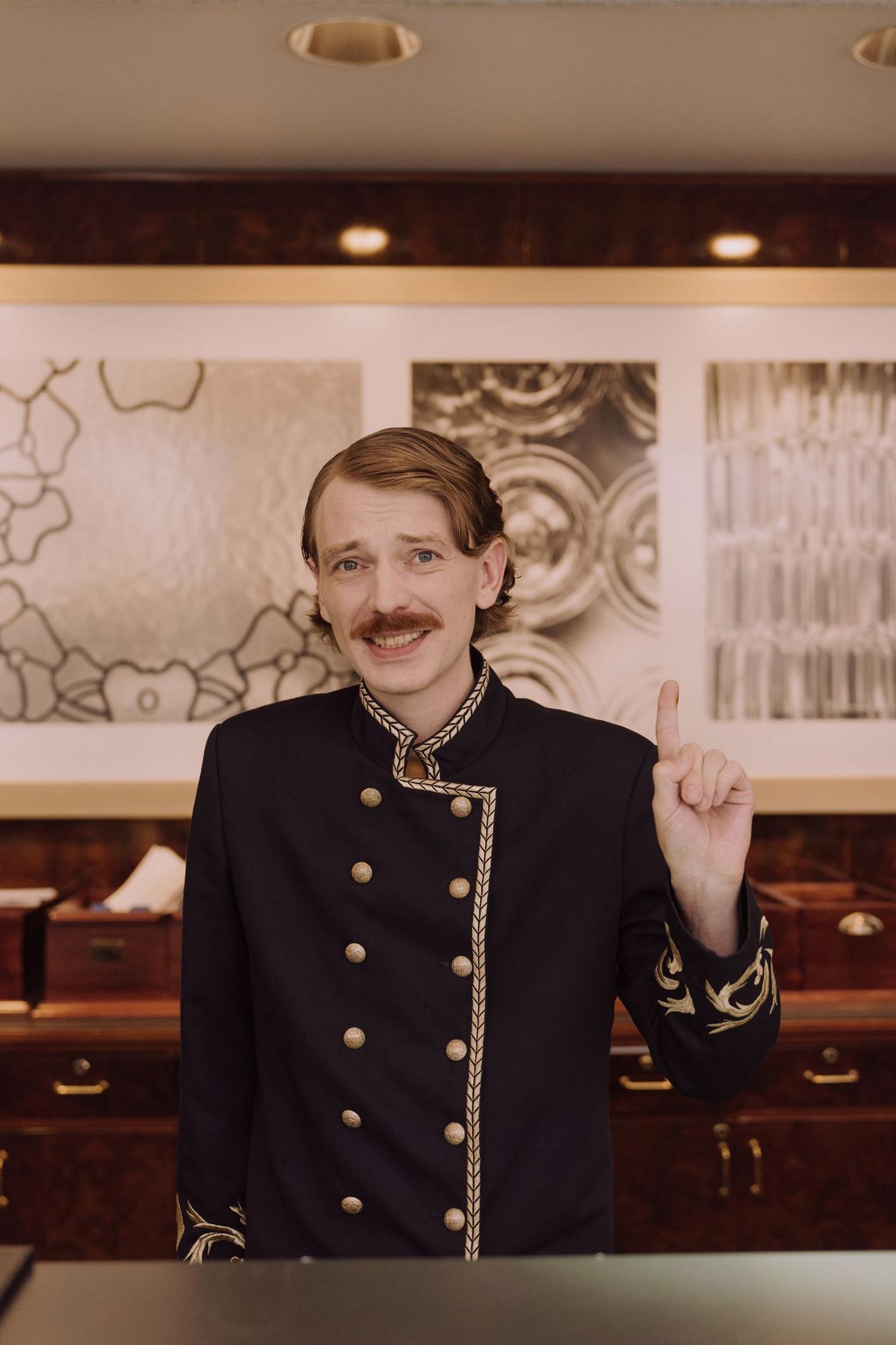 Professional Hotel Concierge